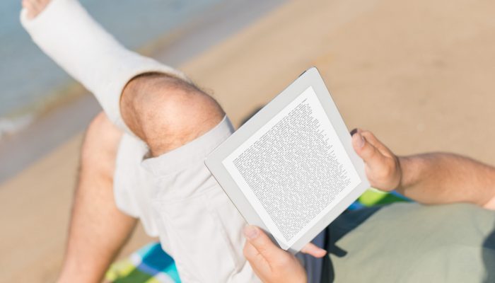 verletzter mann im urlaub